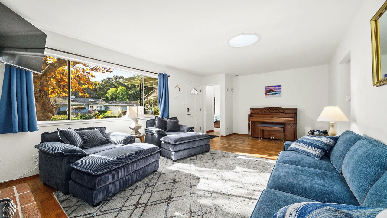 Photo of Livingroom in Felton