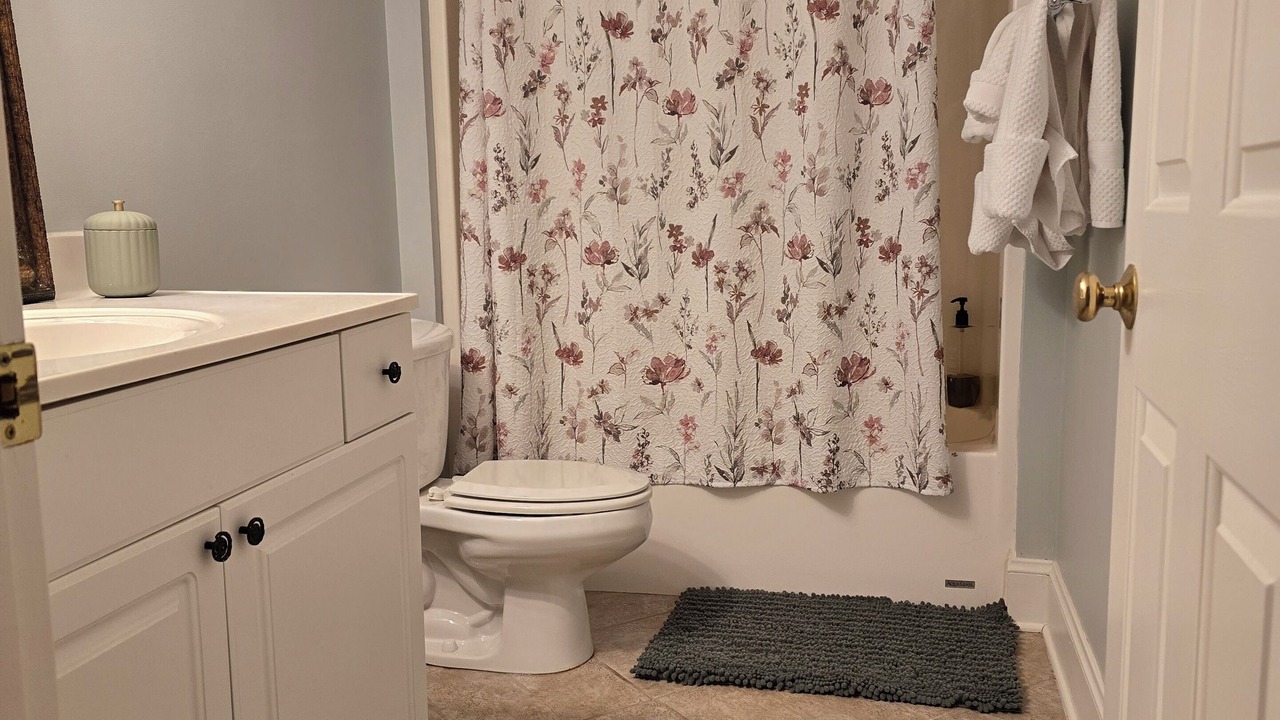 Photo of Bathroom in Raintree