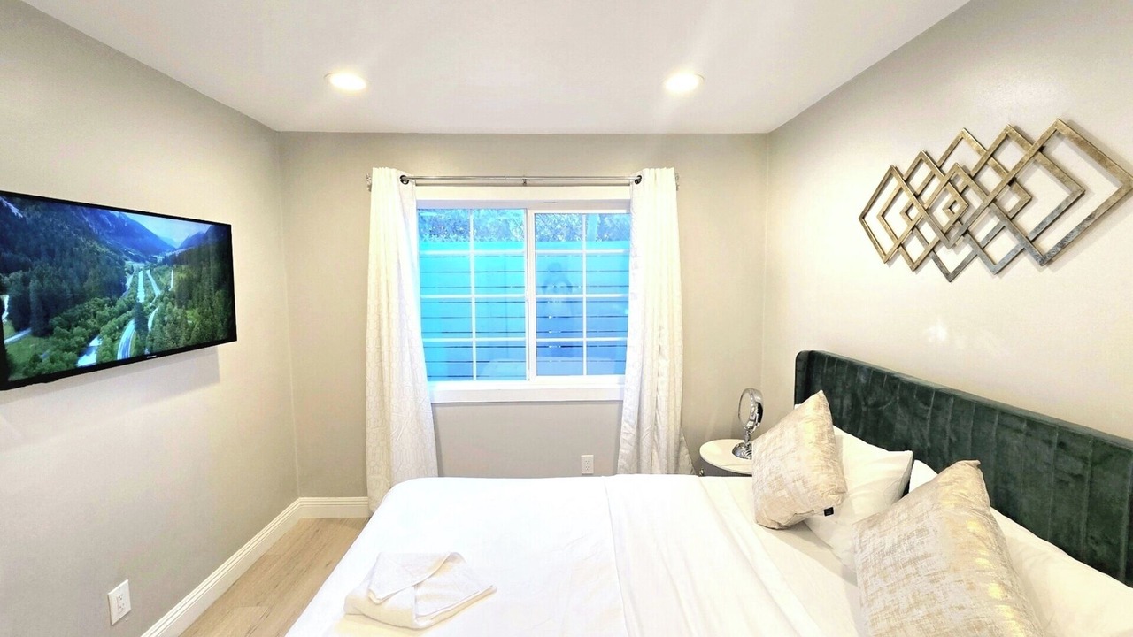 Photo of Bedroom in Lemon Grove