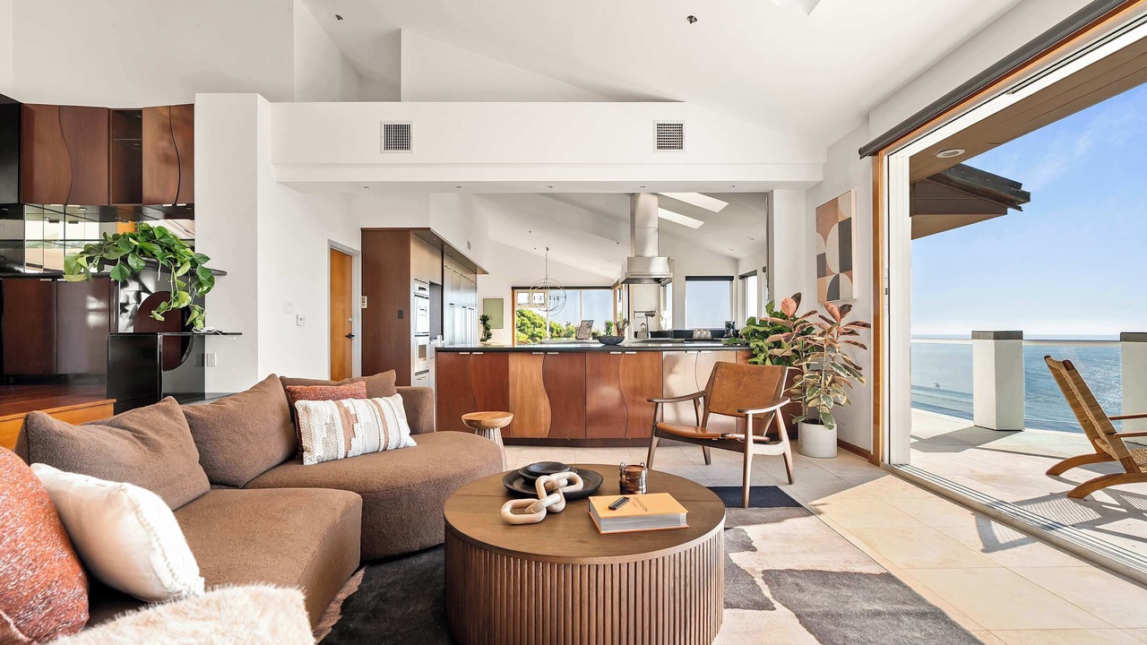 Photo of Livingroom in Malibu