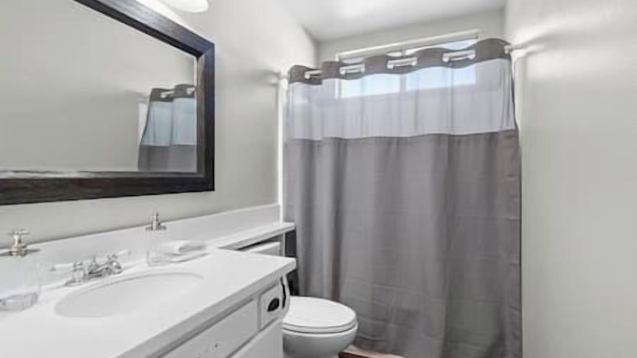 Photo of Bathroom in Castaic