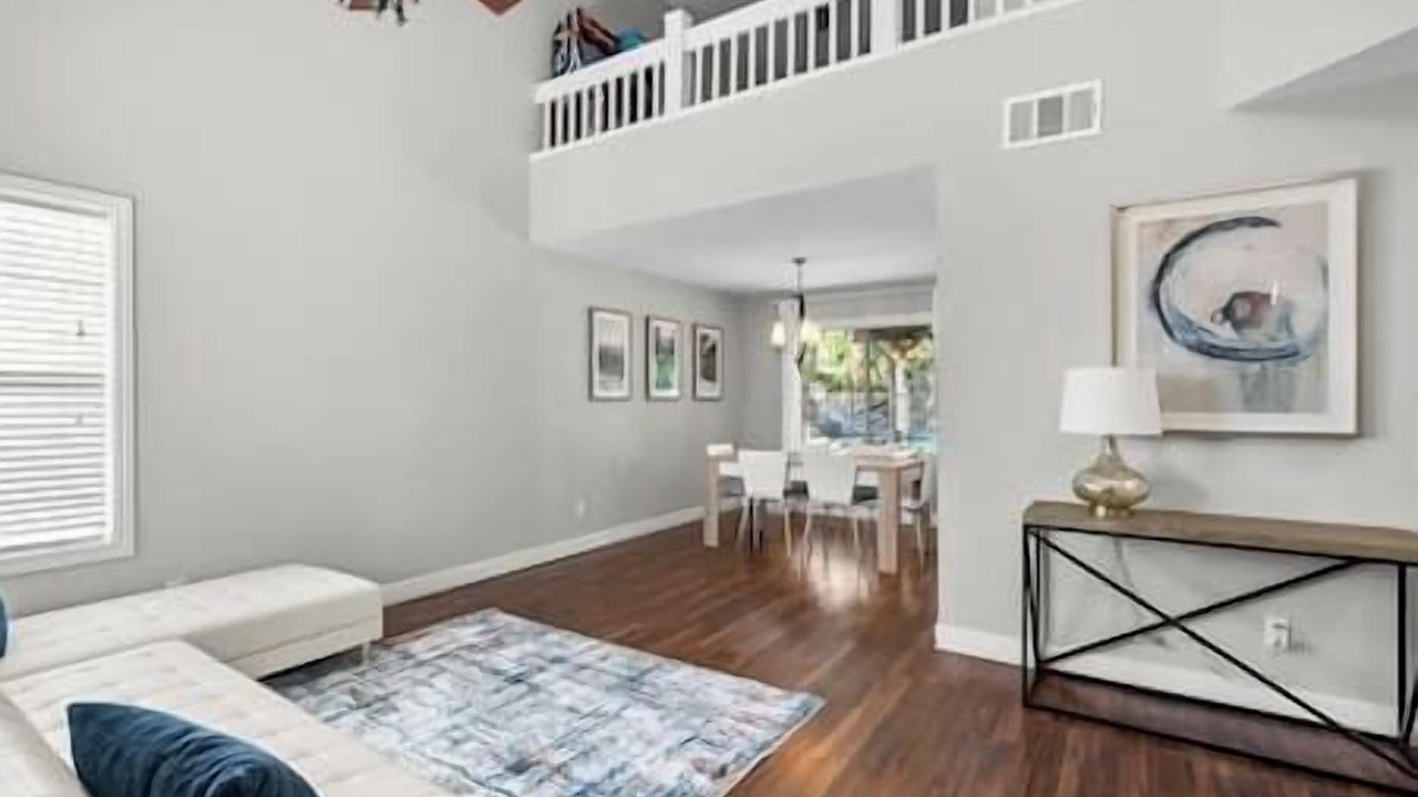 Photo of Livingroom in Castaic