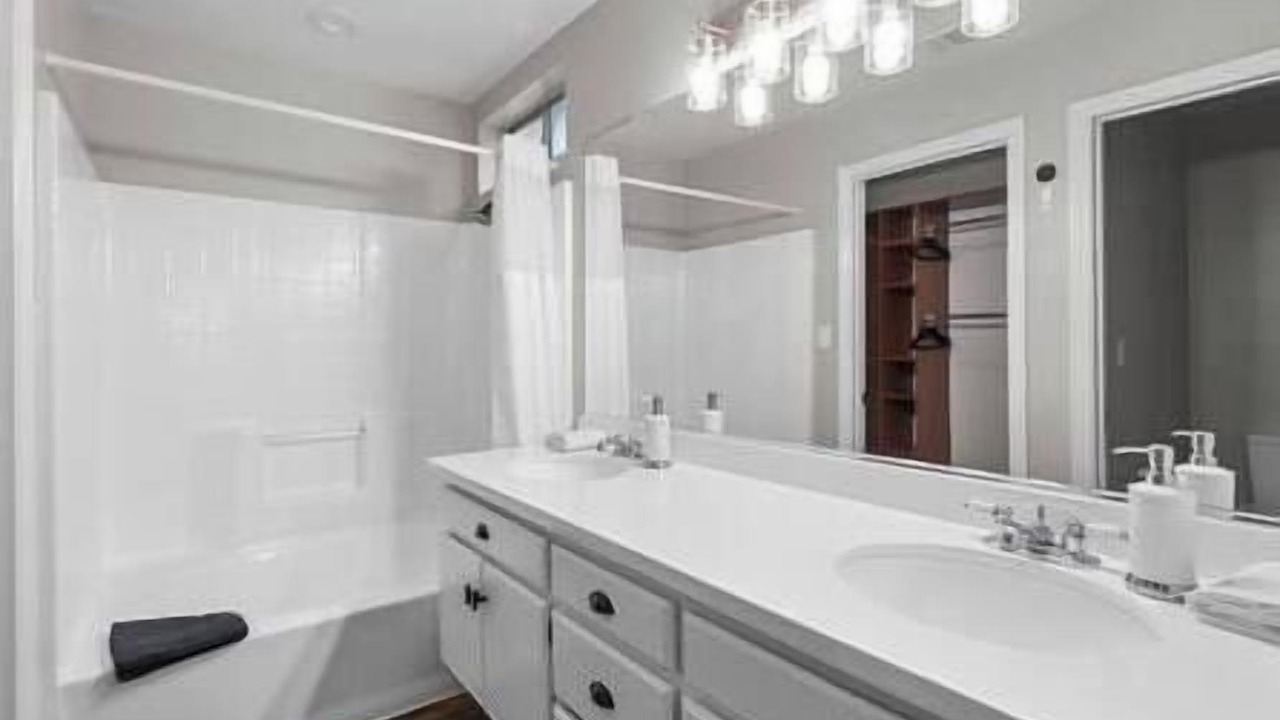 Photo of Bathroom in Castaic
