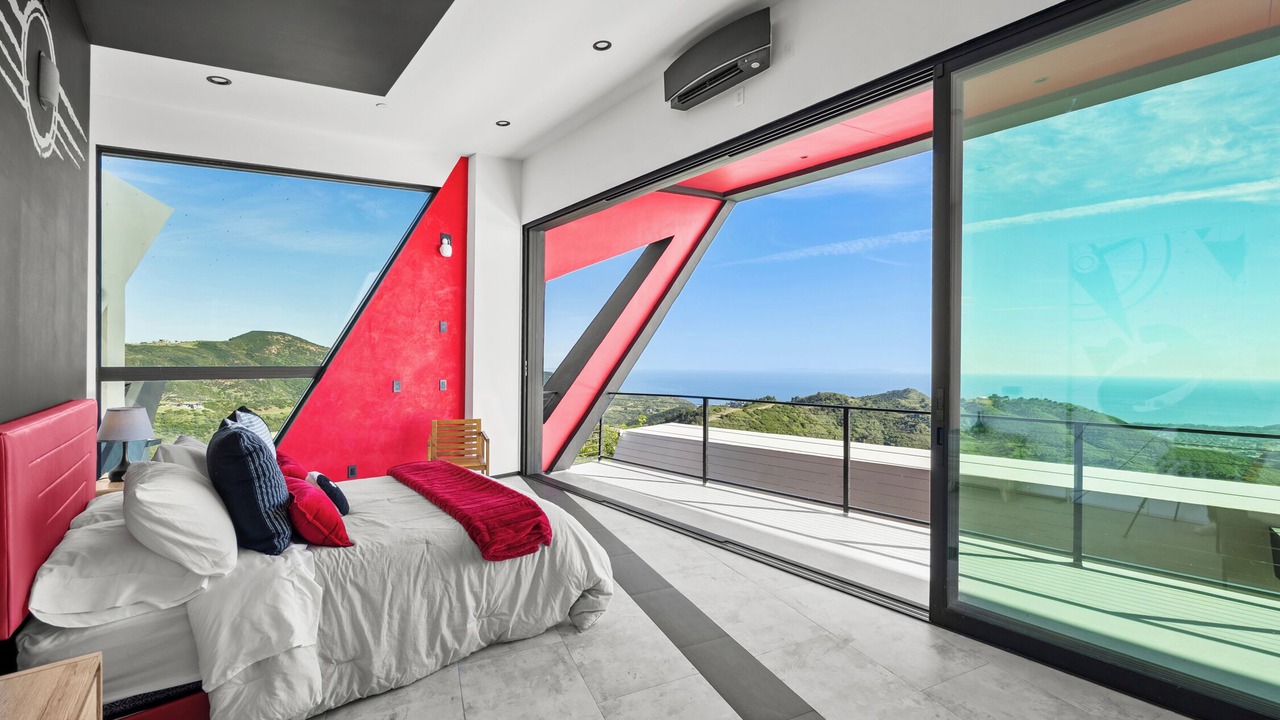 Photo of Bedroom in Malibu