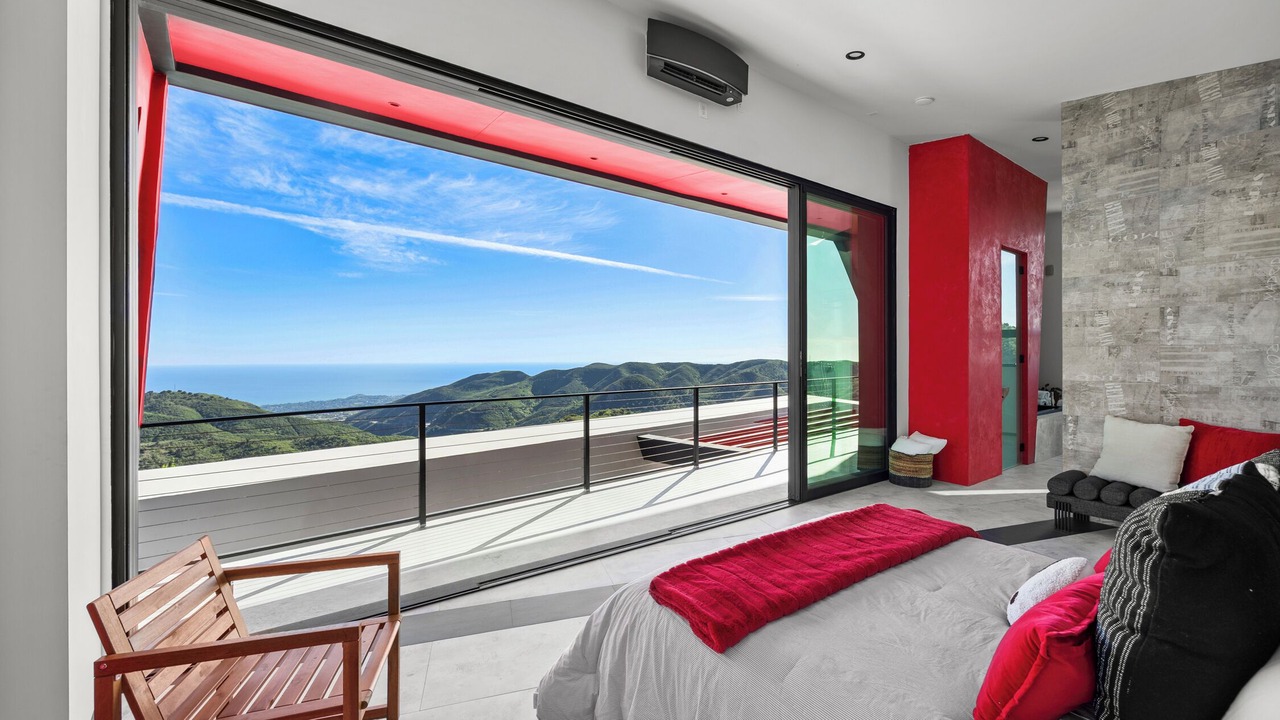 Photo of Bedroom in Malibu