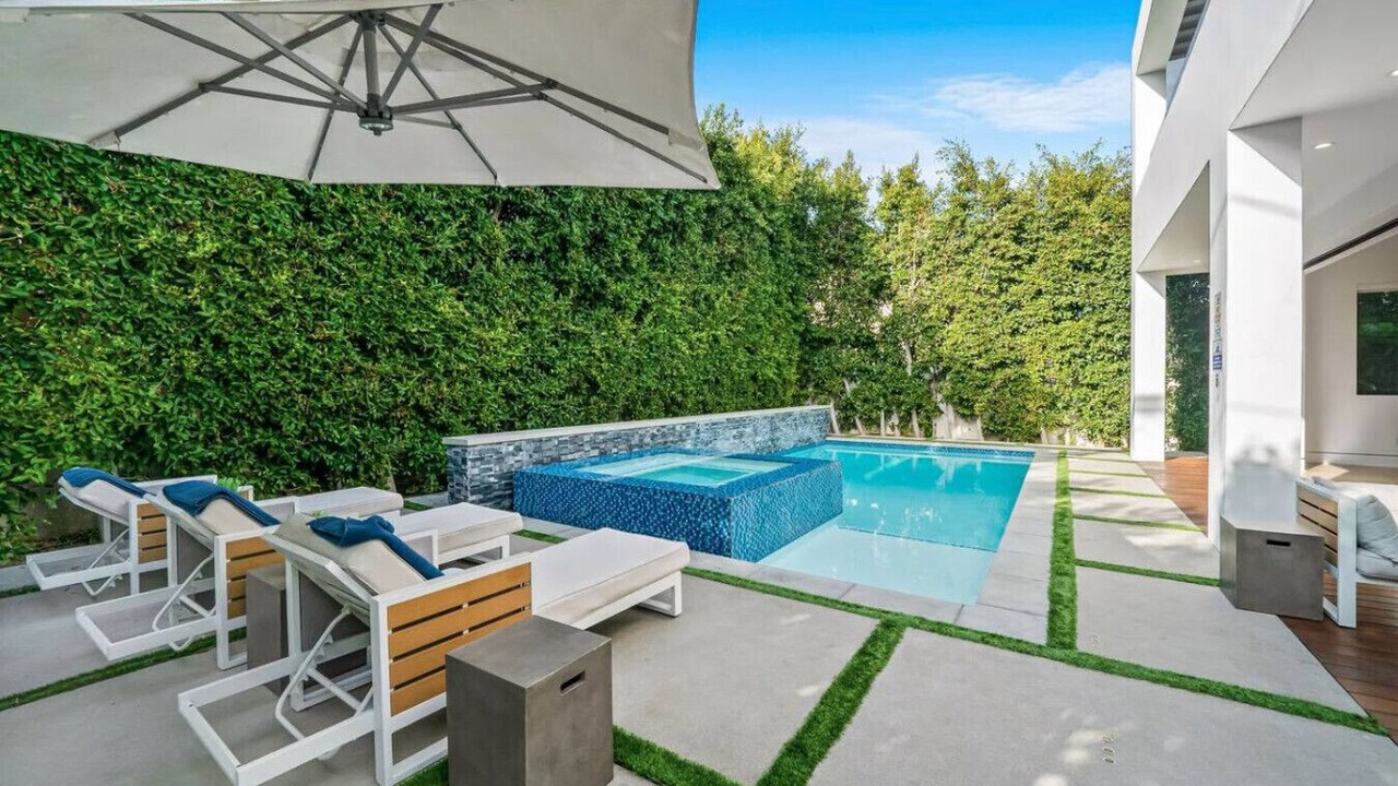 Photo of Outdoor in Mid City