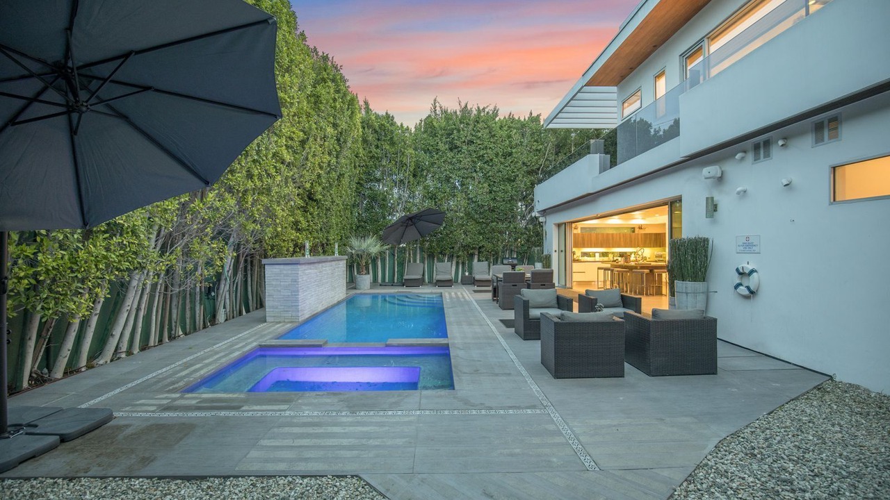 Photo of Outdoor in Beverly Grove