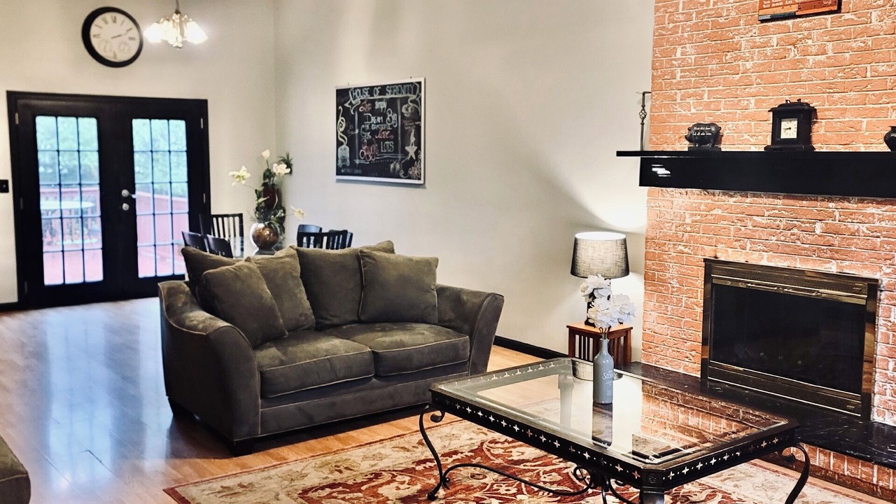 Photo of Livingroom in Pineville