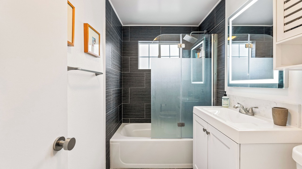 Photo of Bathroom in Los Angeles