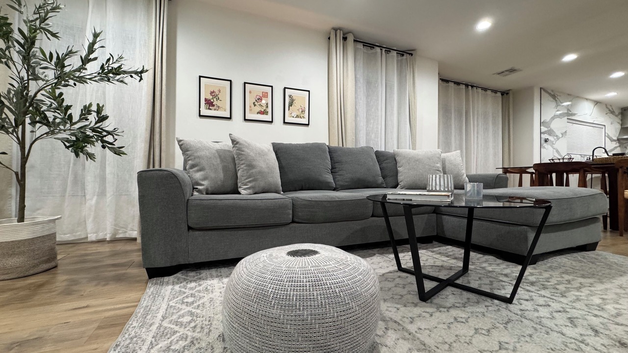 Photo of Livingroom in Rampart Village