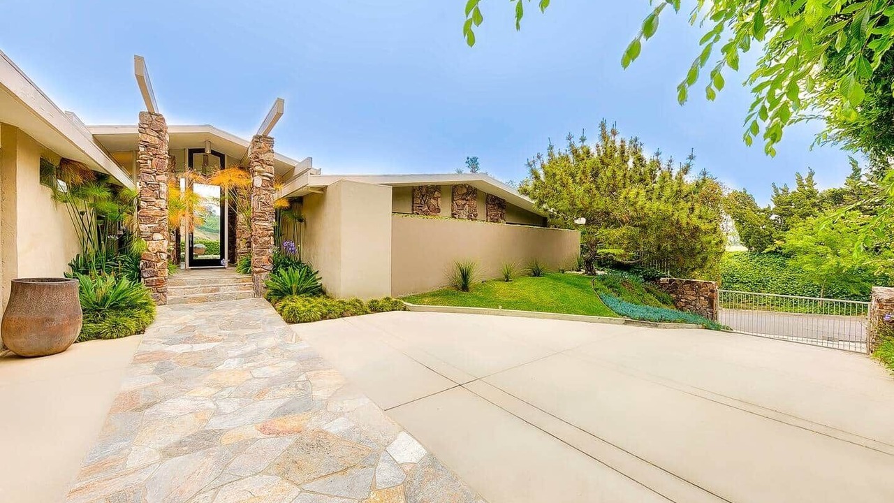 Photo of Outdoor in Hollywood Hills West