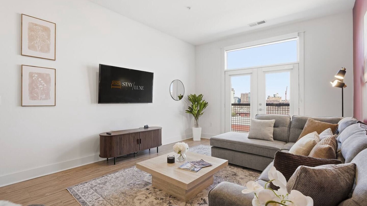 Photo of Livingroom in Second Ward