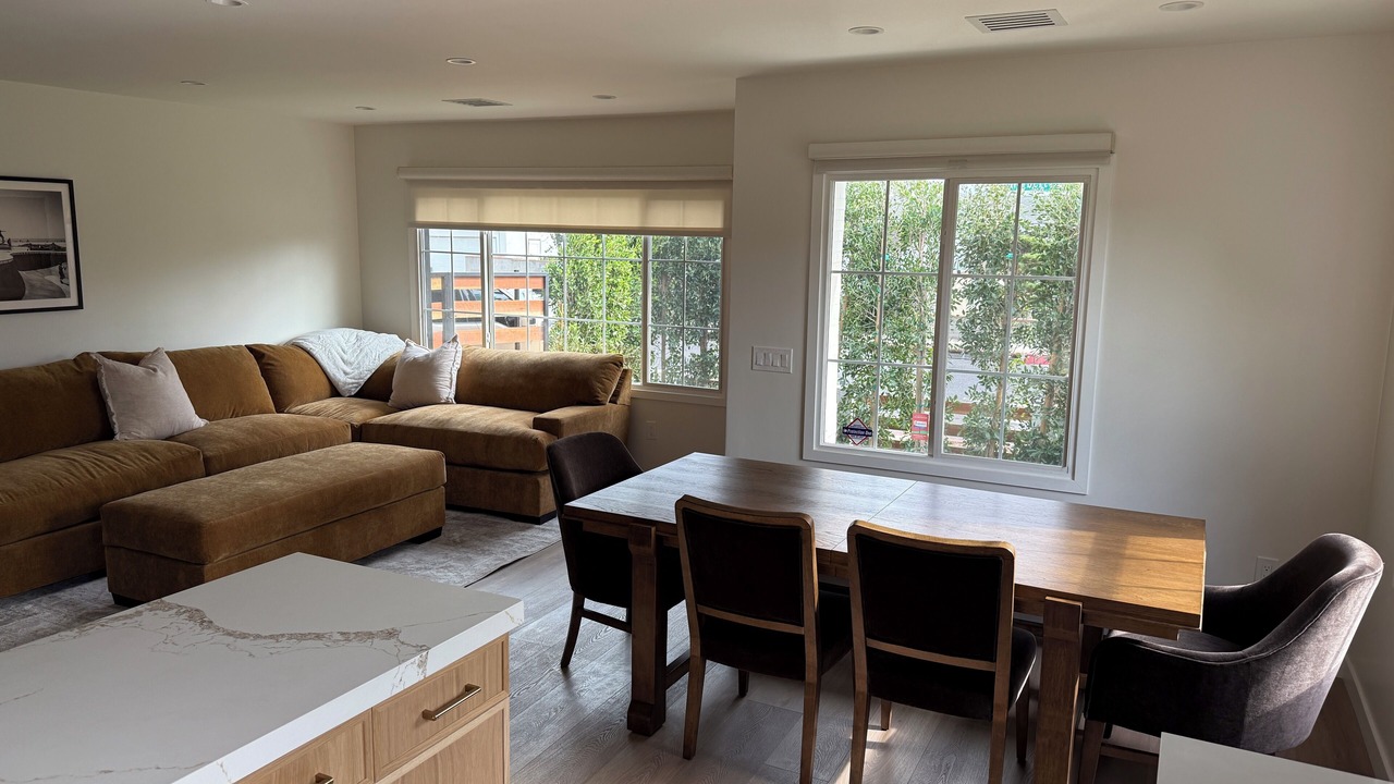 Photo of Livingroom in Culver - West