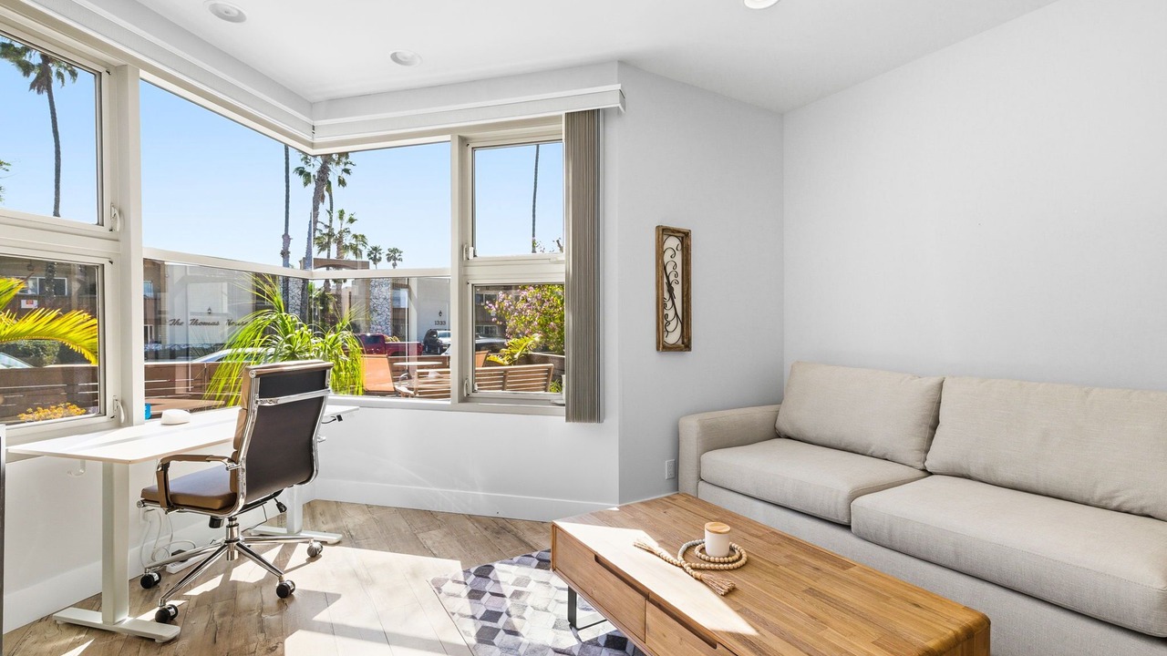 Photo of Livingroom in Crown Point