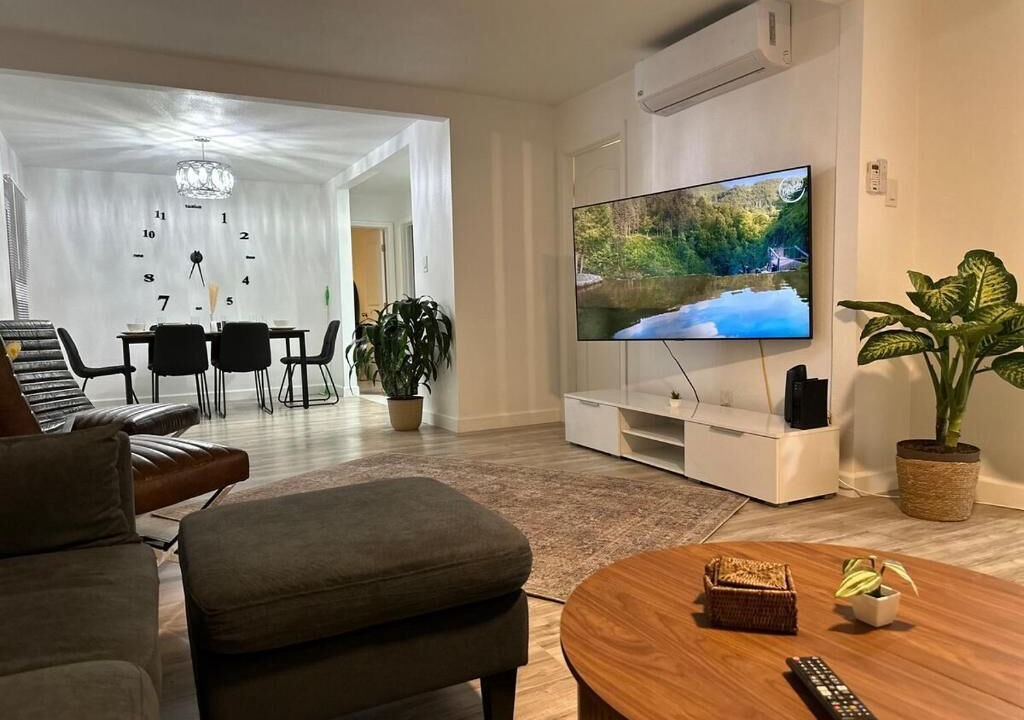 Photo of Livingroom in Lennox
