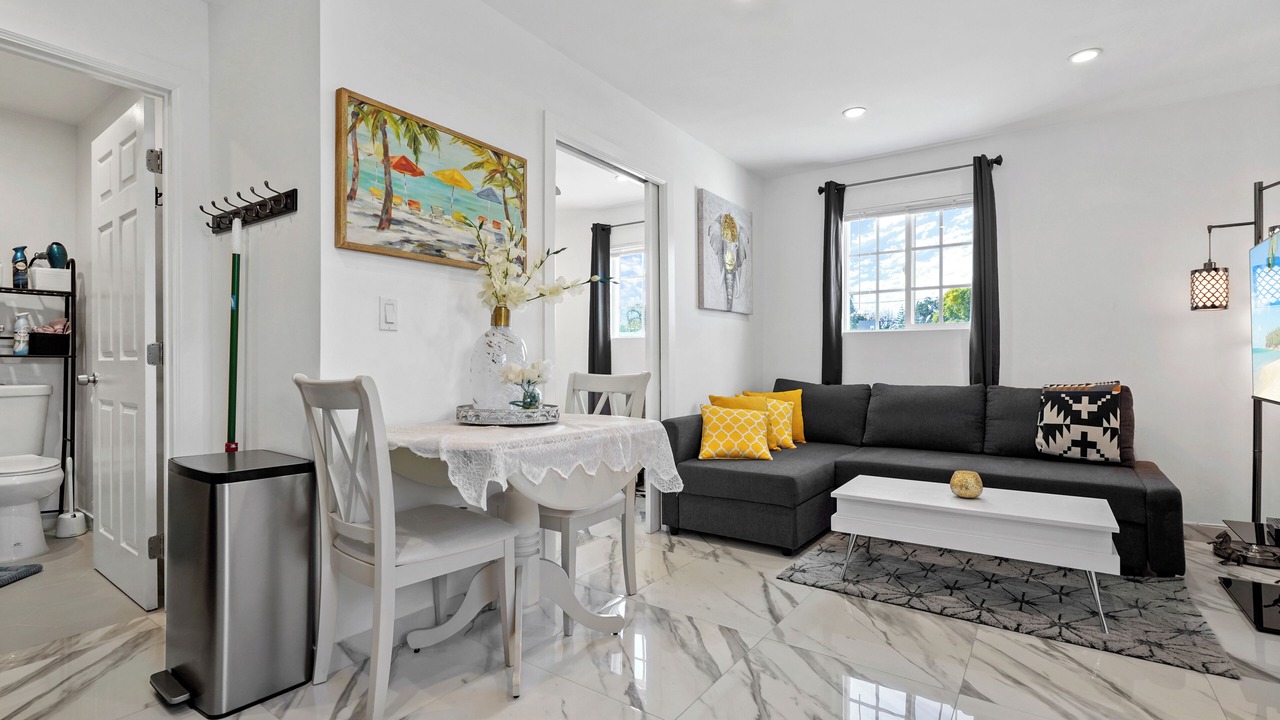 Photo of Livingroom in Lake Balboa