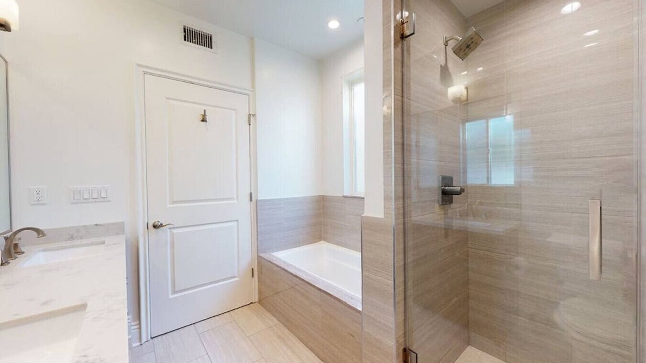 Photo of Bathroom in Pico - Robertson