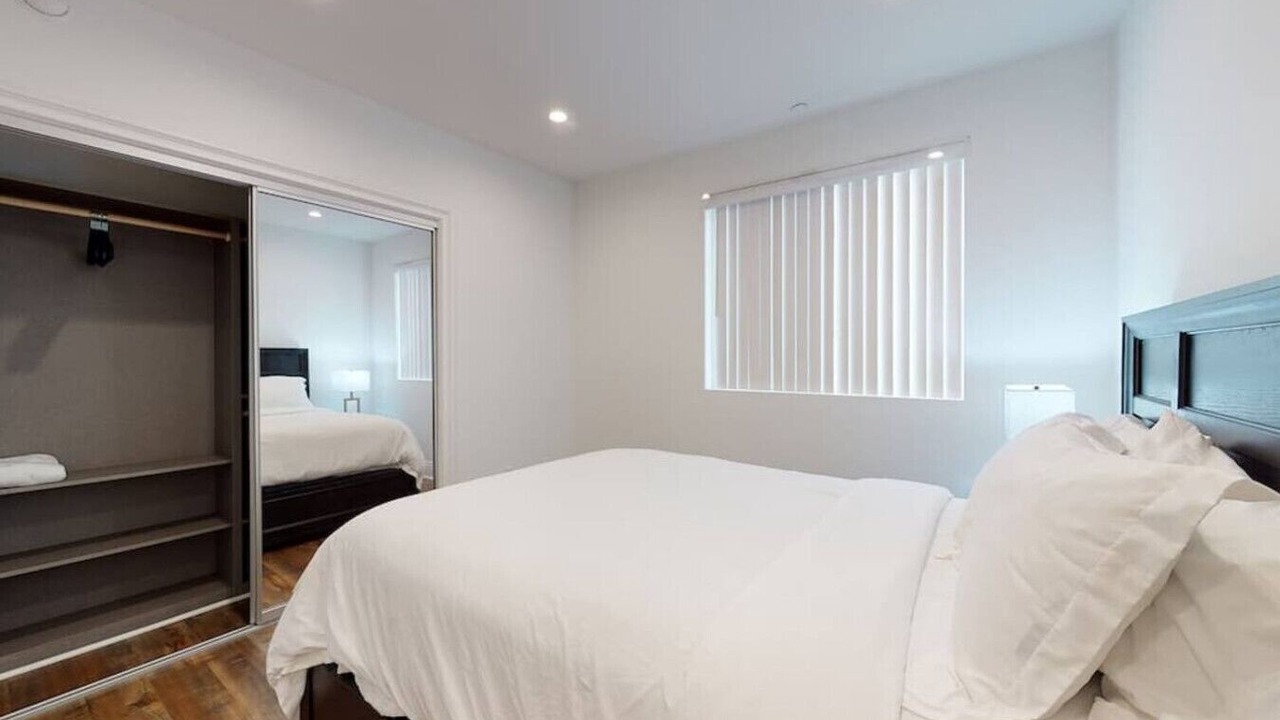 Photo of Bedroom in Pico - Robertson