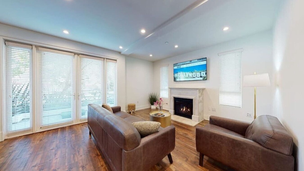Photo of Livingroom in Pico - Robertson