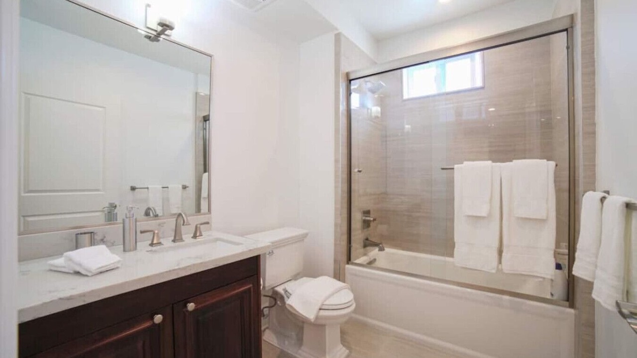 Photo of Bathroom in Pico - Robertson
