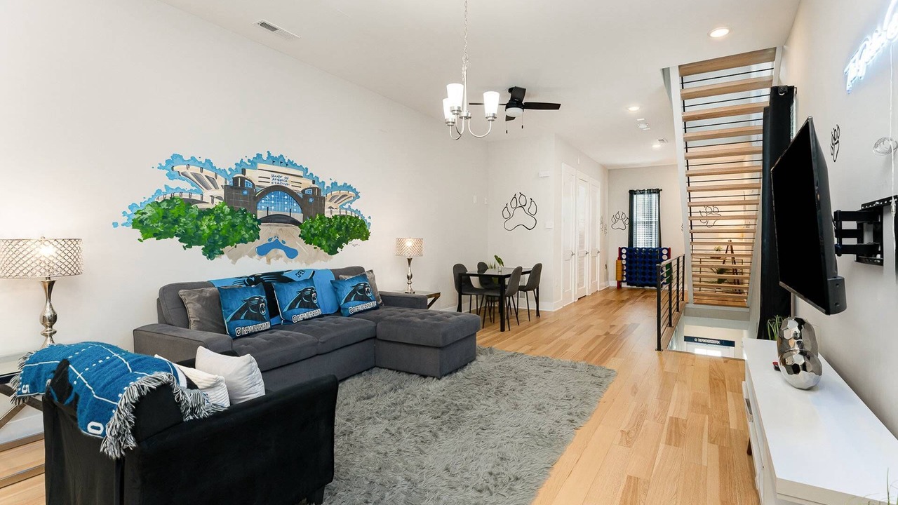 Photo of Livingroom in Third Ward