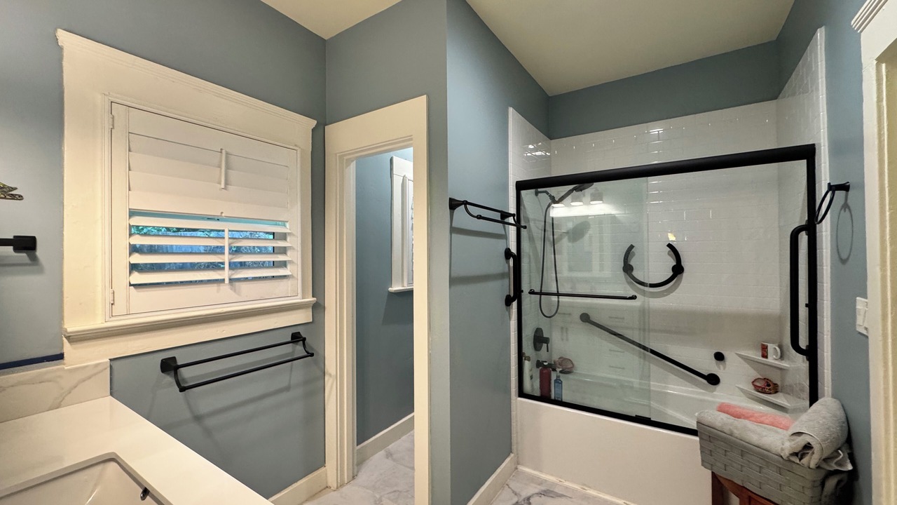 Photo of Bathroom in Grant Hill