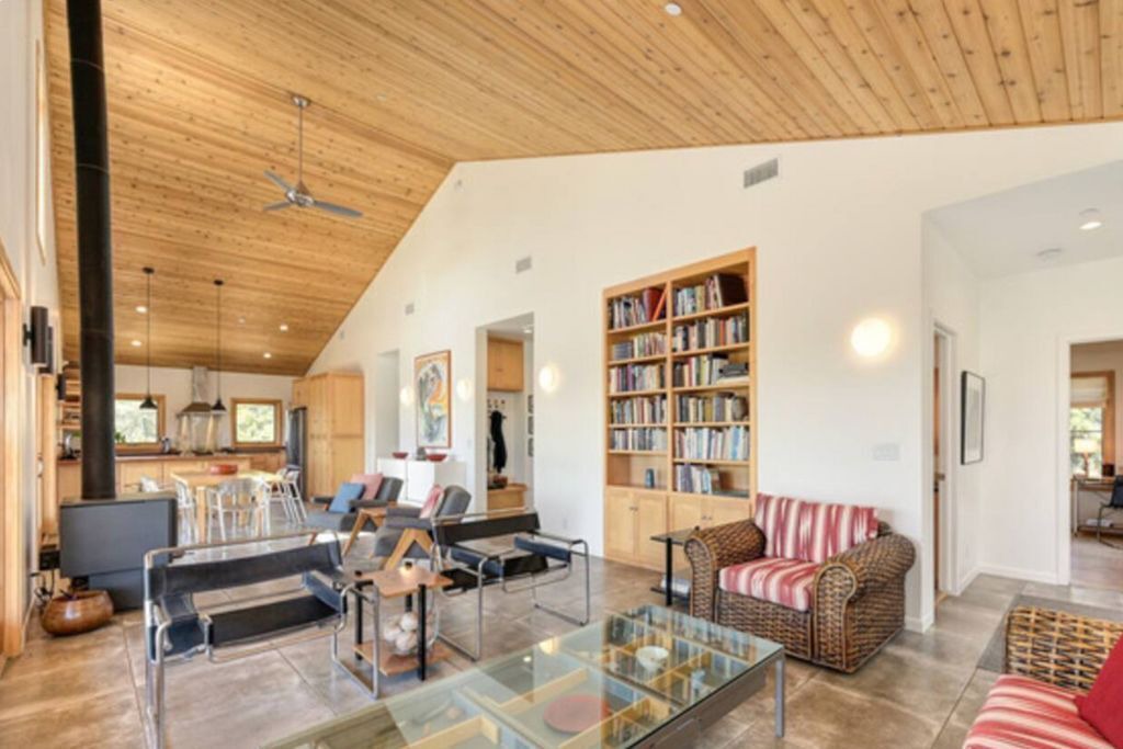 Photo of Livingroom in Volcano