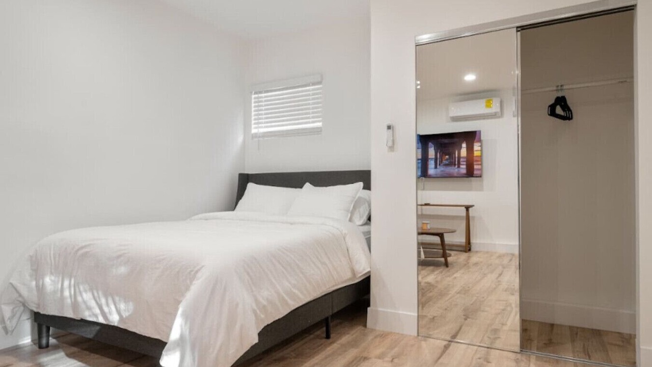 Photo of Bedroom in Lake Balboa