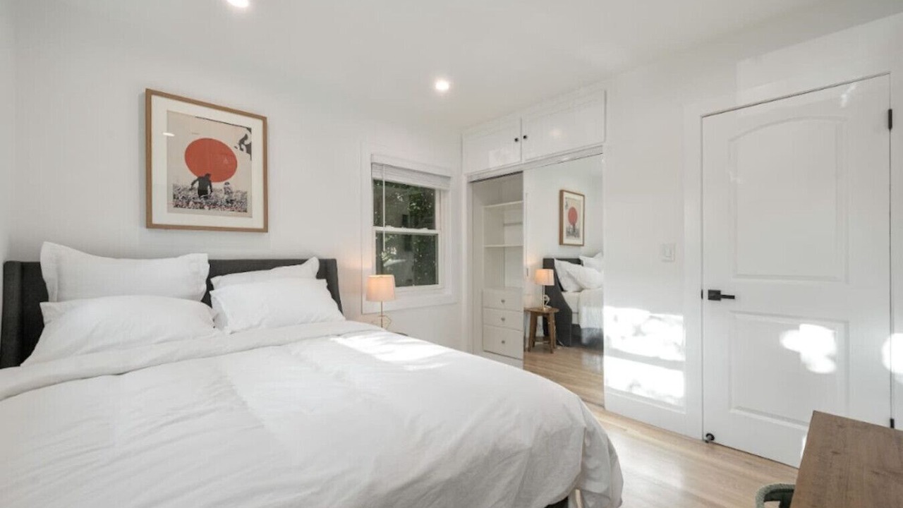 Photo of Bedroom in Lake Balboa