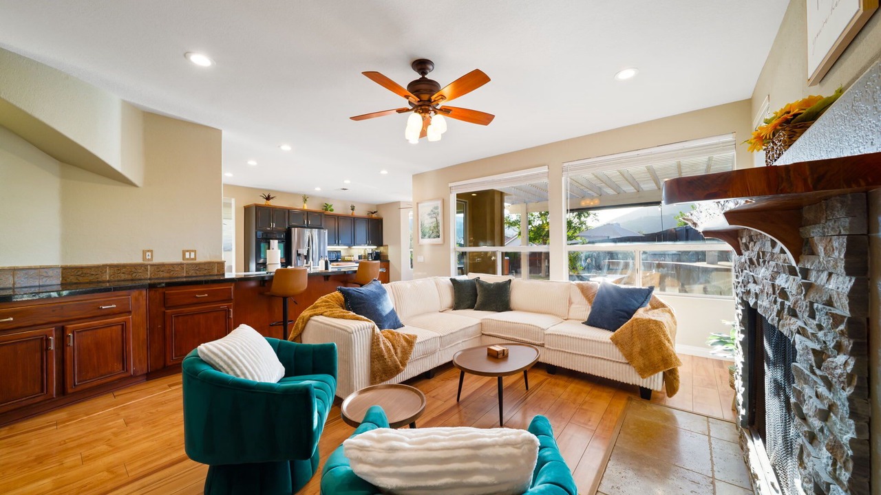 Photo of Livingroom in Rancho Bernardo