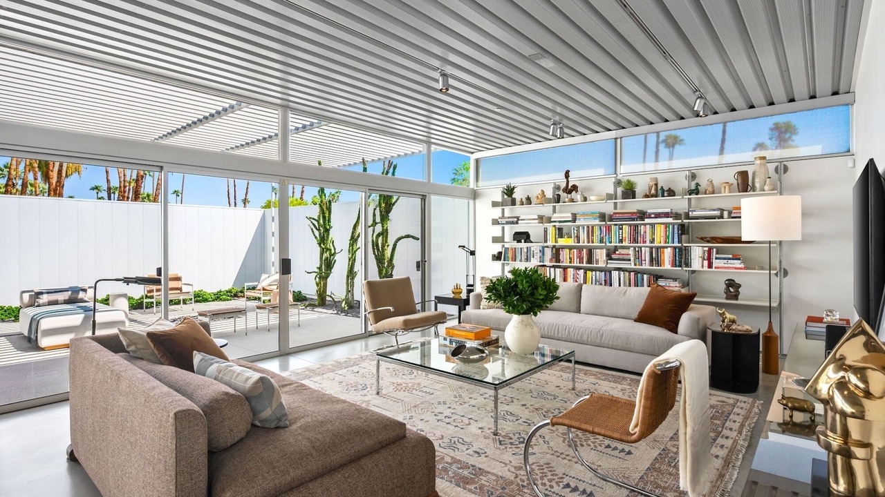 Photo of Livingroom in Deepwell Estates