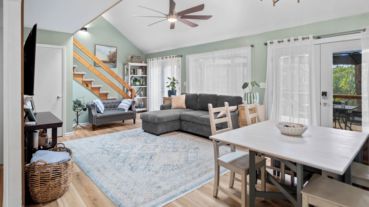 Photo of Livingroom in Southmont