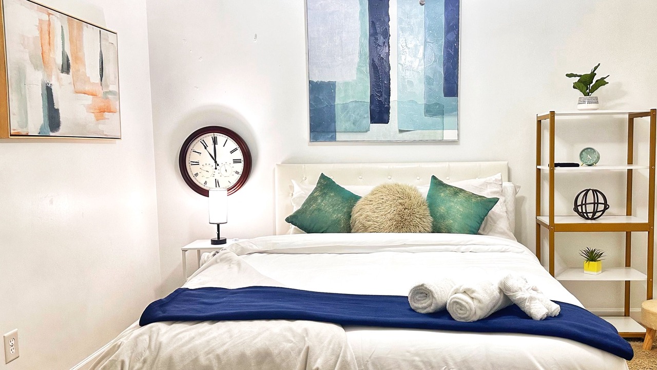 Photo of Bedroom in Sunset Road
