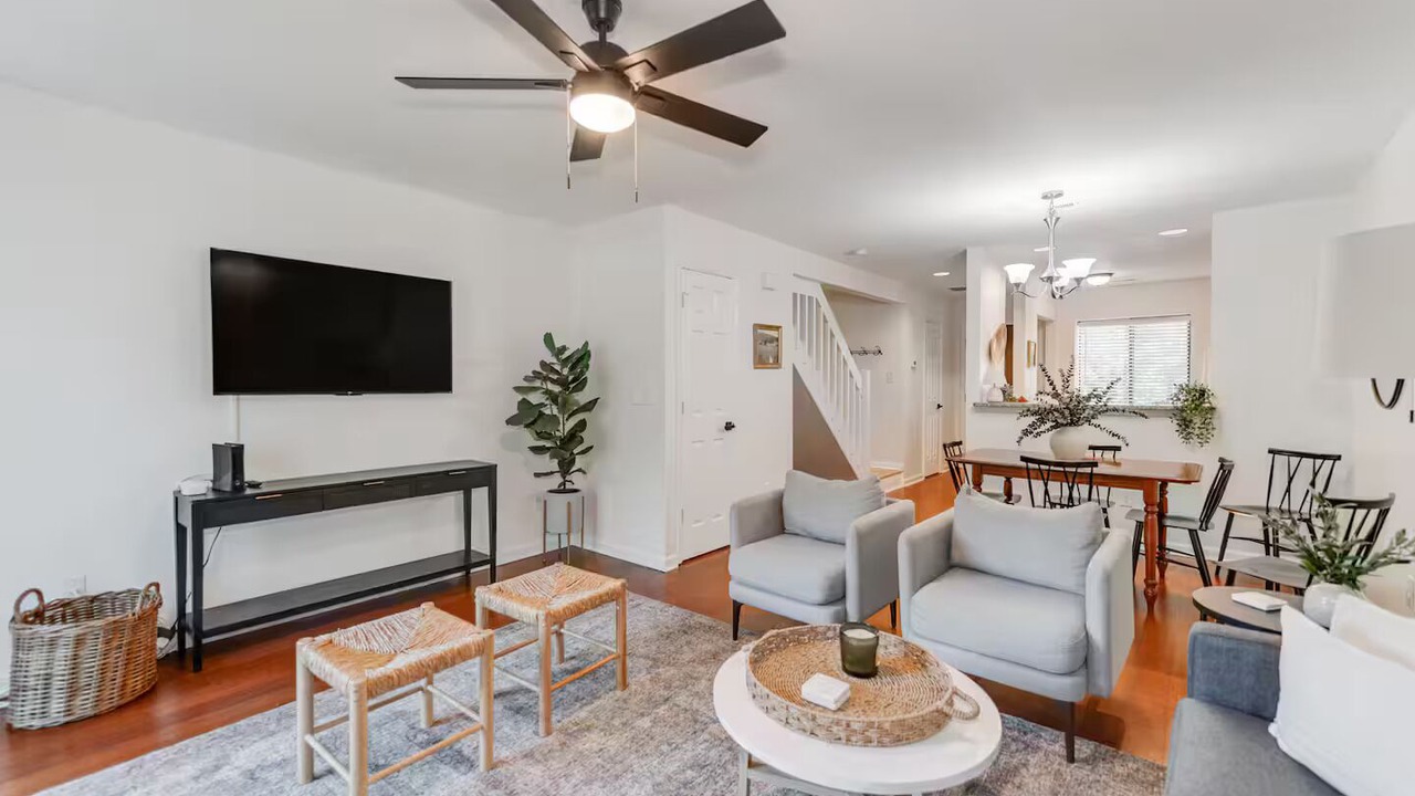 Photo of Livingroom in Raintree