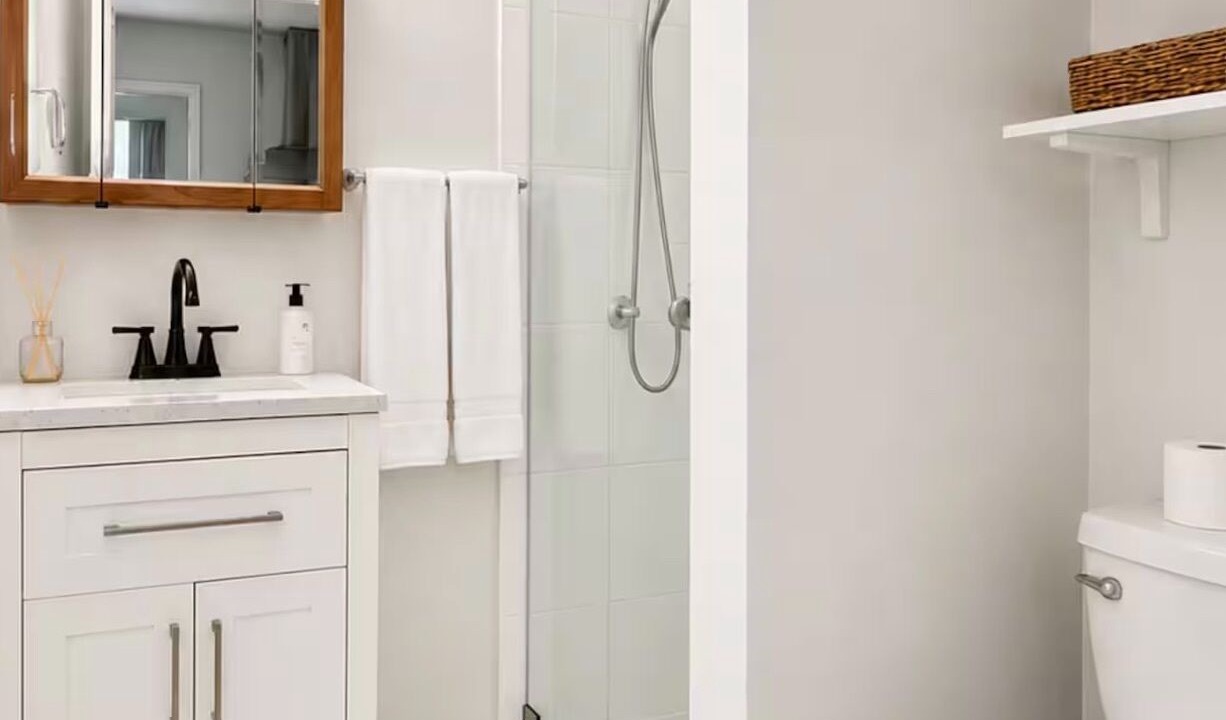 Photo of Bathroom in Reseda