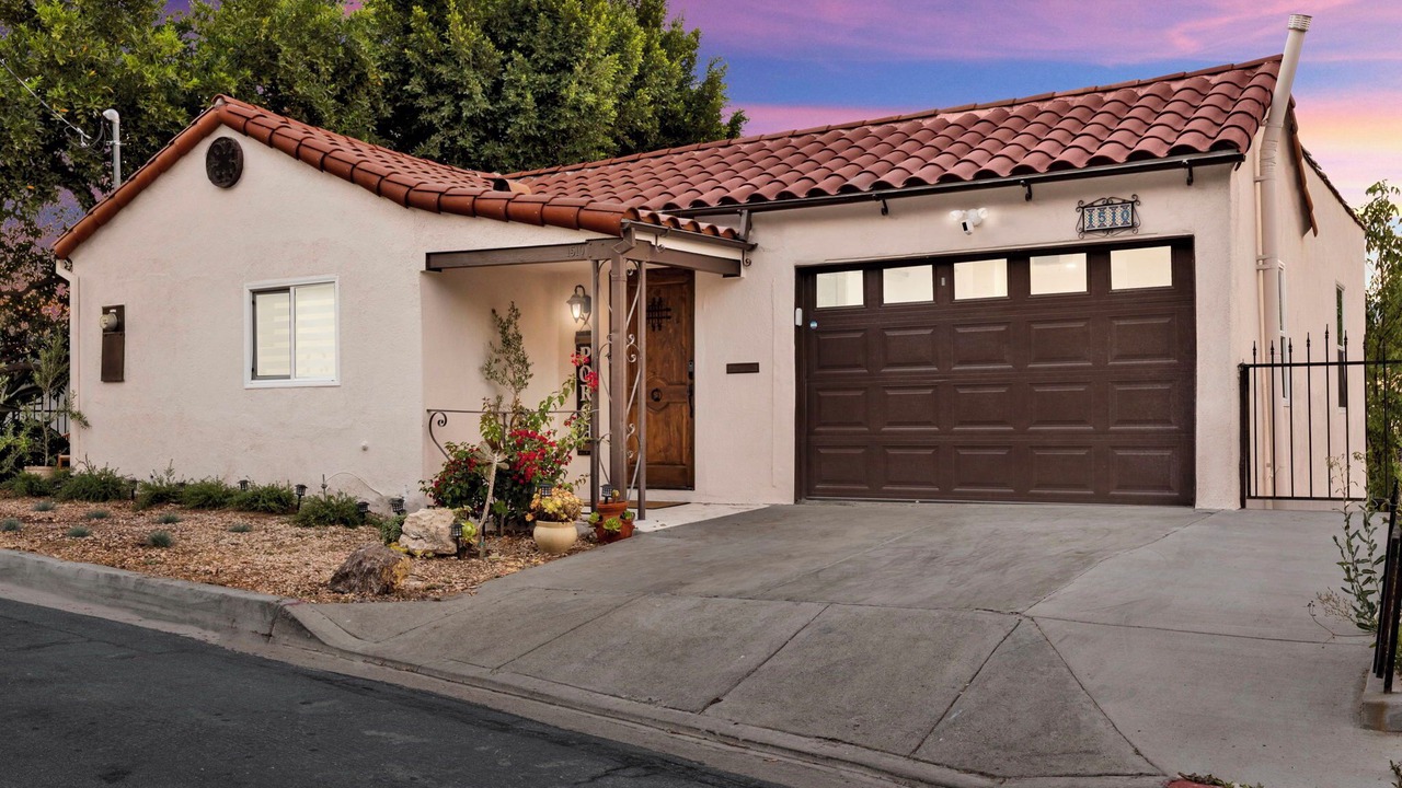 Photo of Outdoor in Adams Hill