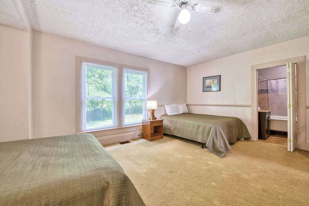 Photo of Bedroom in Lake Junaluska