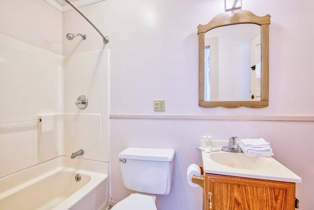 Photo of Bathroom in Lake Junaluska