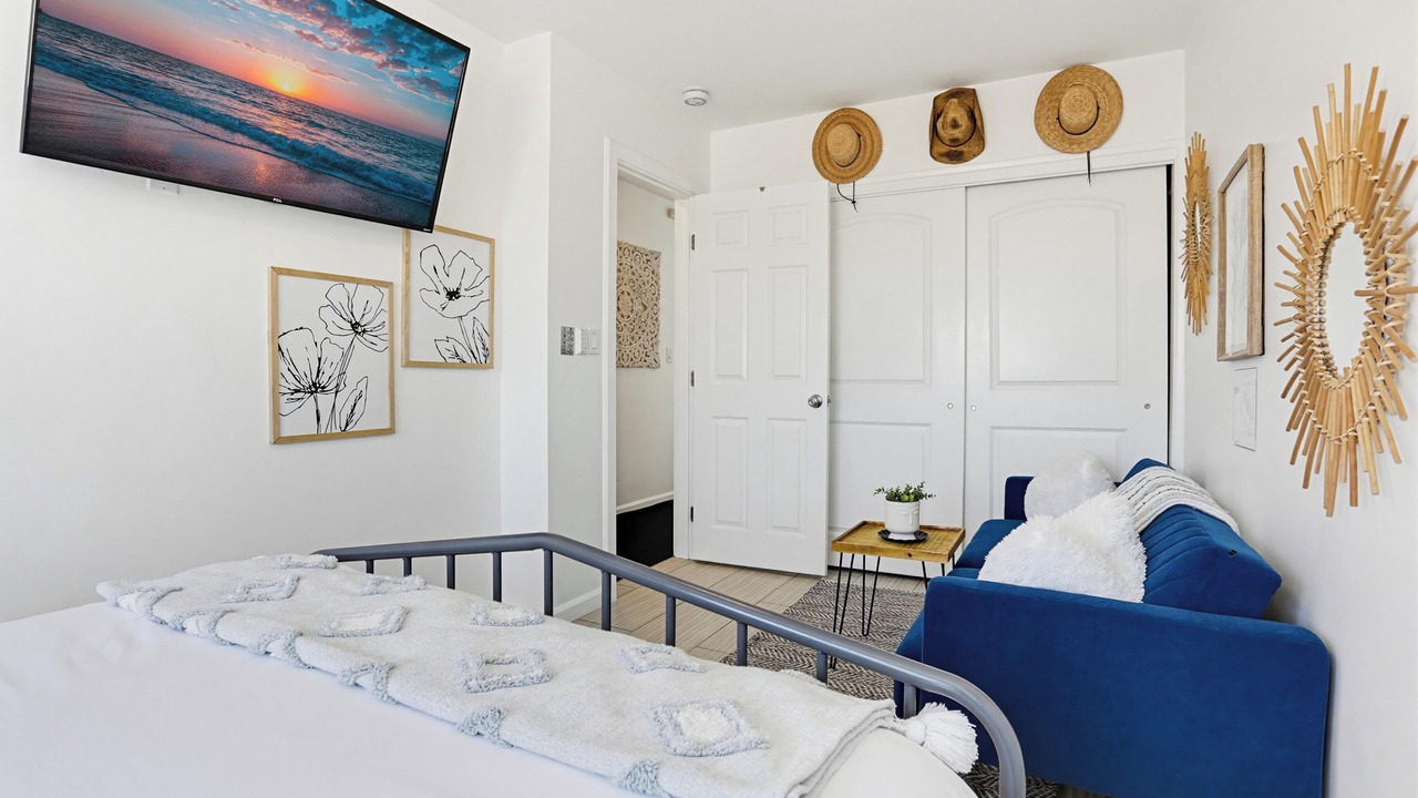 Photo of Bedroom in Mission Beach