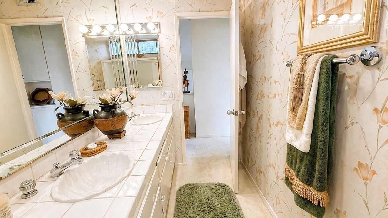 Photo of Bathroom in Reseda