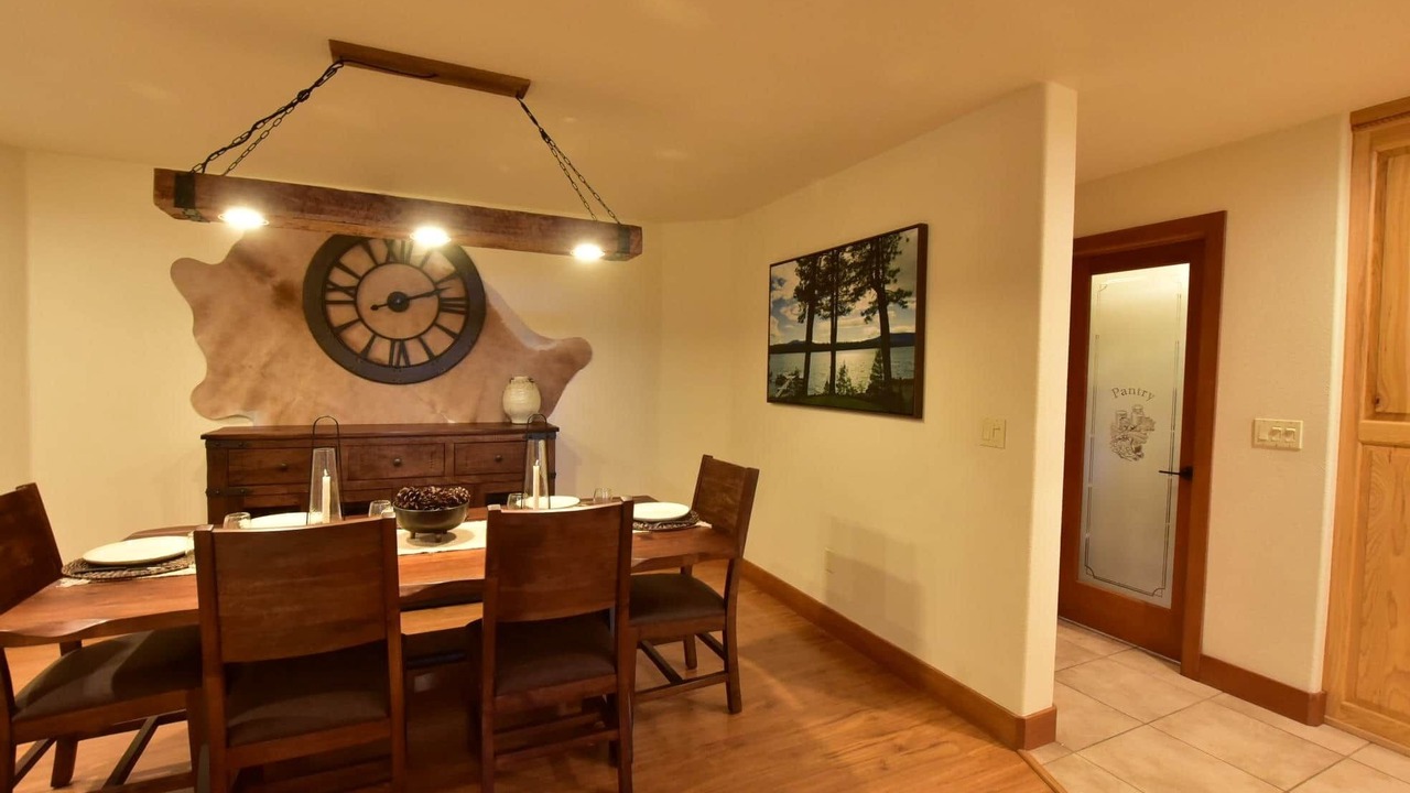 Photo of Livingroom in Lake Almanor West