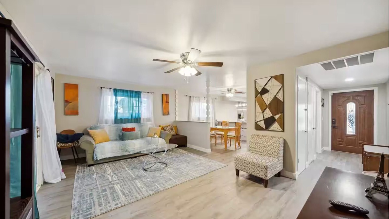 Photo of Livingroom in Canyon Country