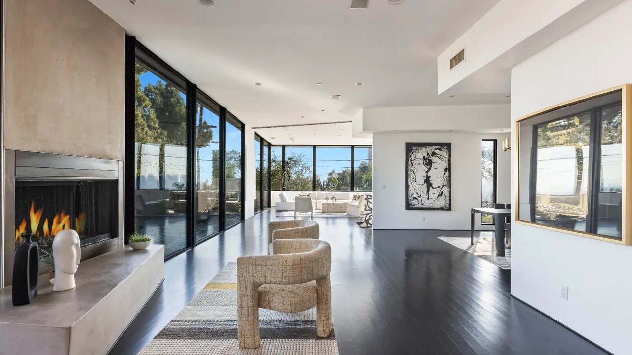 Photo of Others in Hollywood Hills West