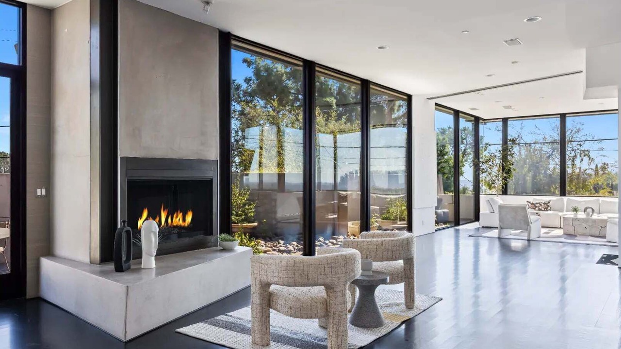 Photo of Others in Hollywood Hills West