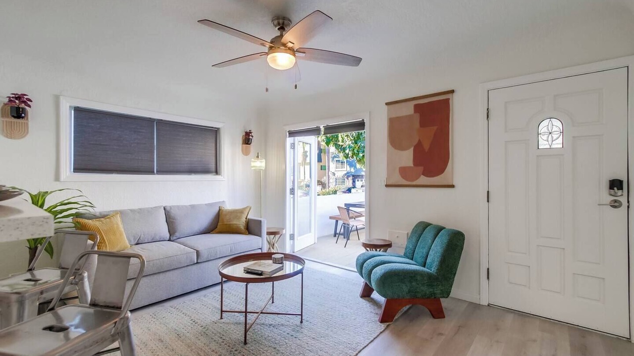 Photo of Livingroom in University Heights