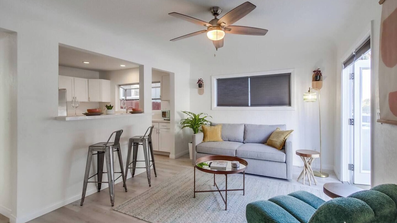 Photo of Livingroom in University Heights