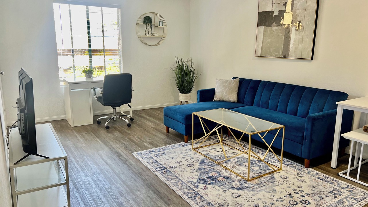 Photo of Livingroom in University City