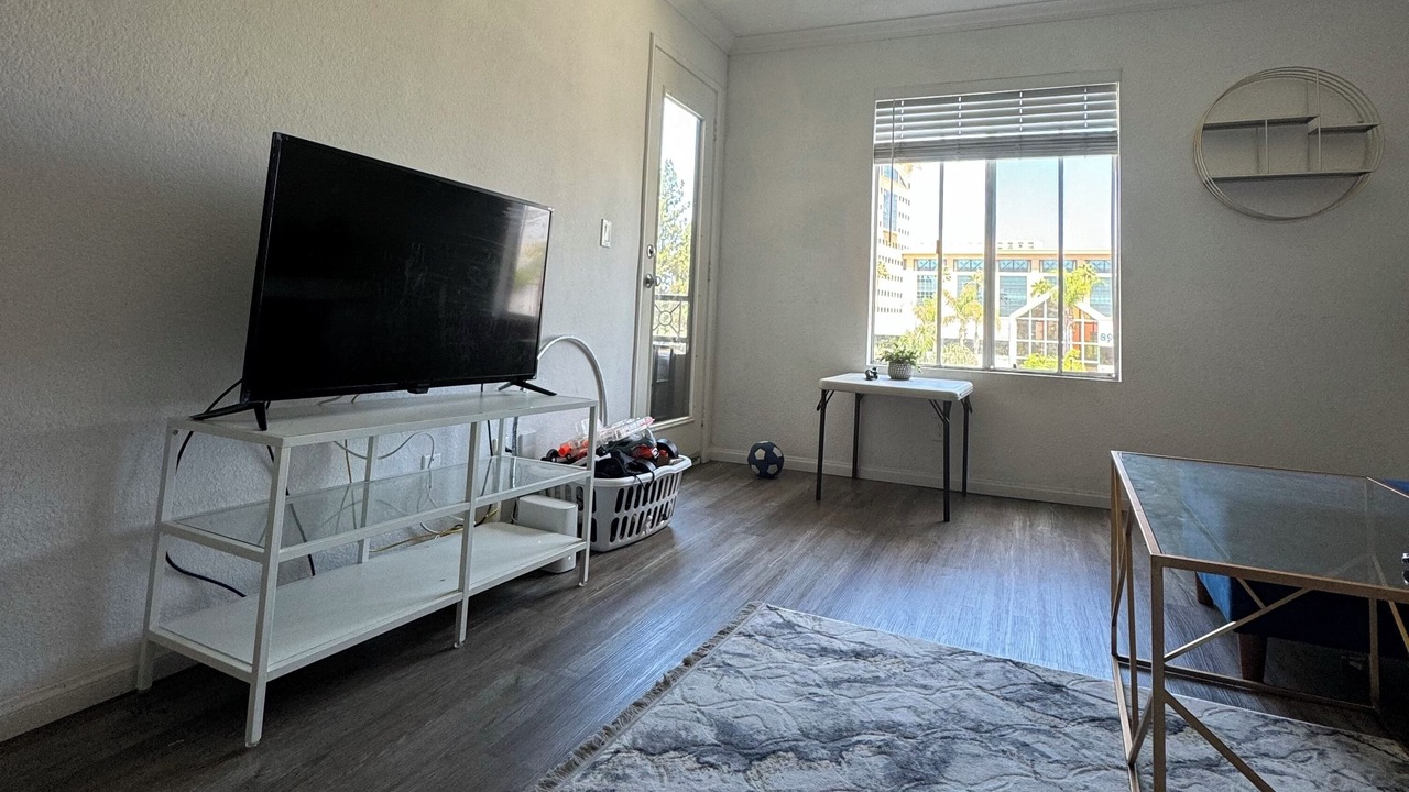 Photo of Livingroom in University City