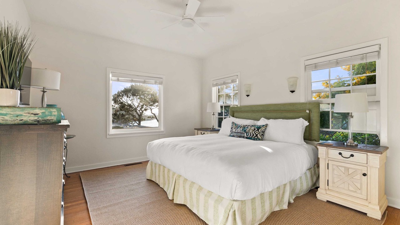 Photo of Bedroom in La Jolla Shores