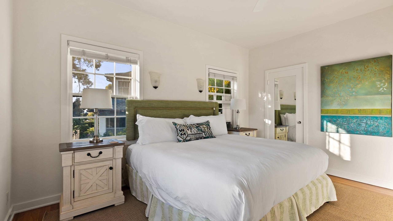 Photo of Bedroom in La Jolla Shores